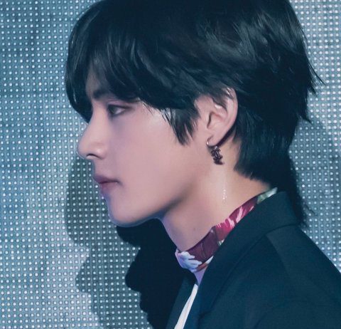 Is This The Shadow of BTS V’s Nose Bridge? bts bangtan v taehyung handsome