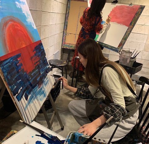 ITZY Yuna’s Extremely Different Art Skills itzy yuna talented art