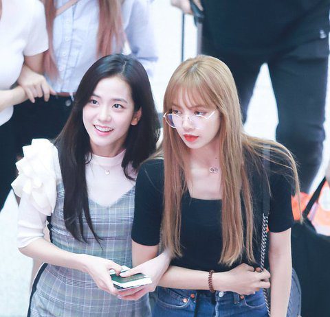 Jisoo Was Together With Lisa Blackpink Jisoo and Lisa