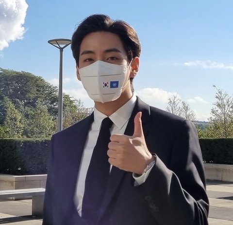 I Was Fxxking Surprised When I Saw V bts v bangtan taehyung handsome in a suit