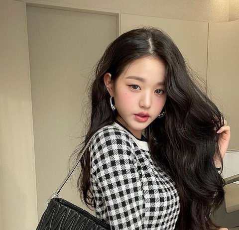 Netizens Are Predicting That Jang Wonyoung Is Going To Be A Future It Girl Jang Wonyoung it girl popular trending