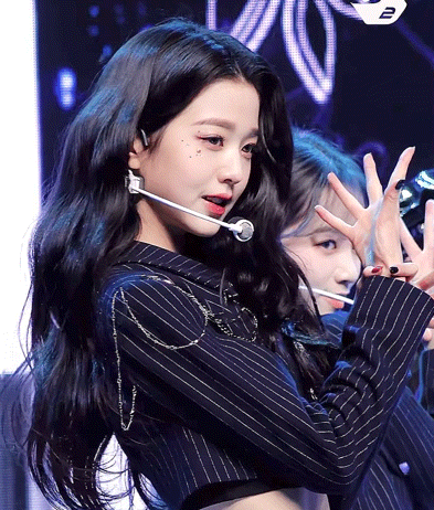 Netizens Gather To Share, Collect And Vote On Their Favorite Jang Wonyoung GIFs Jang Wonyong