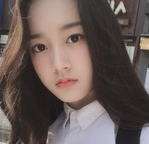 Netizens Are Impressed With StayC’s Pre-Debut Visuals STAYC J Pre-Debut Before Childhood Pictures Pretty