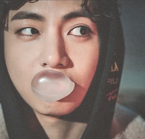 Look At How Fxxking Big V’s Eyes Are BTS Taehyung Big Eyes