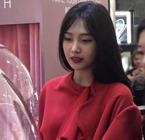 Let’s Share Unedited Pics Of Female Idols Taken By Fans In Real Life Red velvet Joy unedited