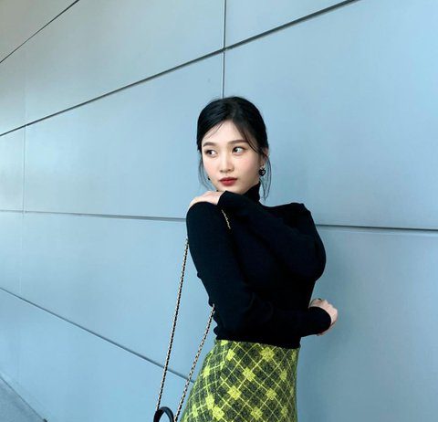 Joy Suits Her Hair-Makeup-Outfit So Much Today, For Real Red Velvet Joy Style