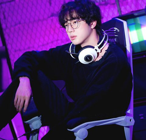 Netizens Talk About How BTS Jin Slayed This Concept BTS Jin