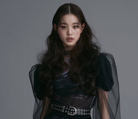 Jang Wonyoung’s Legs Are Longer Than A Yoga Mat, What..? Jang Wonyoung