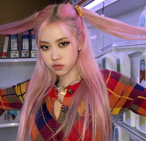 The Hair Color That Sort Of Suits All Idols Blackpink Rose With Pink Hair