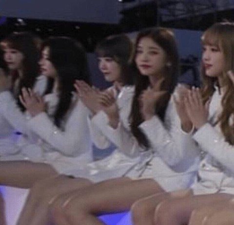 Pics That Show How Insanely Long IVE Wonyoung’s Legs Are IVE Jang Wonyoung long legs