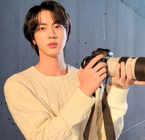 BTS Members Reveal Jin’s Surprising Weight in VLive