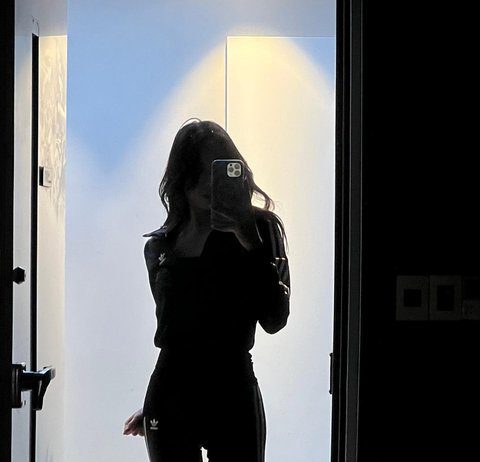 Wow, I Heard that Celebrities Have Really Small Physique