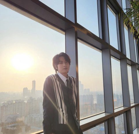 Feeling How Rich BTS Jin is bts bangtan Kim seokjin jin instagram rich