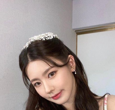 Out of All the Female Idols You’ve Seen.. Miyeon female idols ideal type pretty