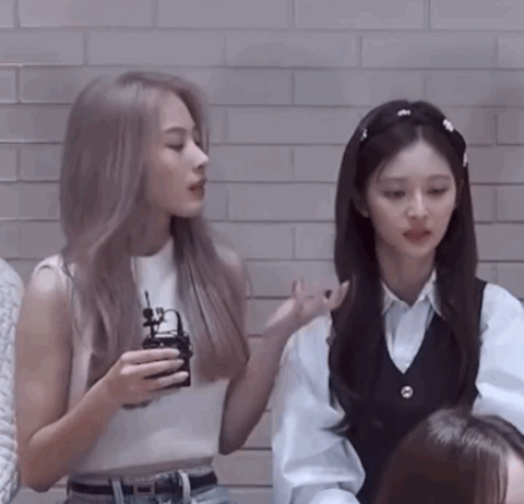 What’s Up with these 2 in NMIXX?? That’s Too Freaking Much NMIXX Jinni Sullyoon