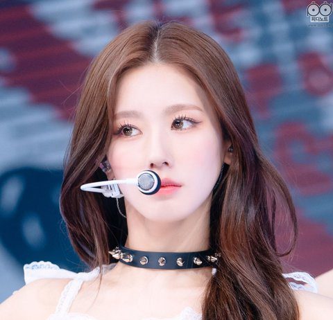 I Think (G)I-DLE Miyeon’s Facial Expressions are a Pity (G)-idle Miyeon pretty charisma netizens