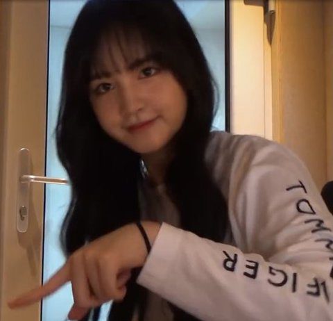 Why is IVE Liz So Pretty with Black Hair