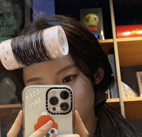 Looks Like OMG Arin Dyed Her Hair Black omg oh my girl arin hairstyle