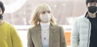 Pics of BLACPINK Lisa’s Departure for Paris BLACKPINK Lisa airport fashion