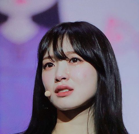 Oh My Girl Arin Cried During Yesterday’s Fanmeeting Oh my girl arin crying fansign