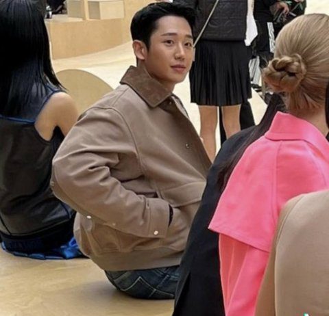 Jung Haein & Blackpink Jisoo Said Hi at a Fashion Show Jisoo and Jung Haien at Dior Fashion Show