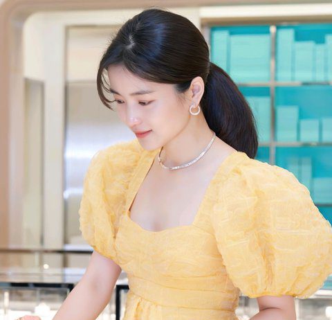 Am I the Only One Who Thinks Kazuha’s Eyes Look Better Now Le serrafim Kazuha plastic surgery pretty now