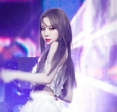 Aespa Winter’s Silver Hair is Fxxking Pretty keke