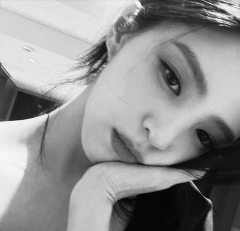 But is it True that Pretty Girls Don’t Have Male Friends?