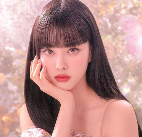 Who Do You Think is The Top Visual Among the 04 Liners?