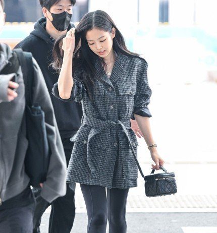 Jennie’s Paris Trip Airport Fashion