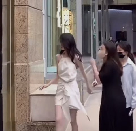 Actors are Really Different..Check Out Han Sohee IRL