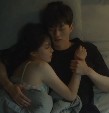 Even Looking At it Now, Song Kang & Han Sohee’s Bed Scene is Legendary