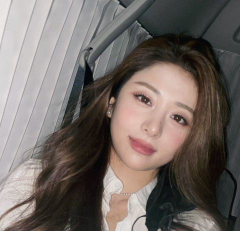 Le Sserafim Huh Yunjin’s Aura is Legendary