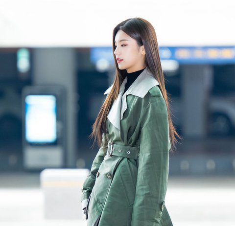 ITZY Yeji’s Airport Photos are Cool But Damn Funny